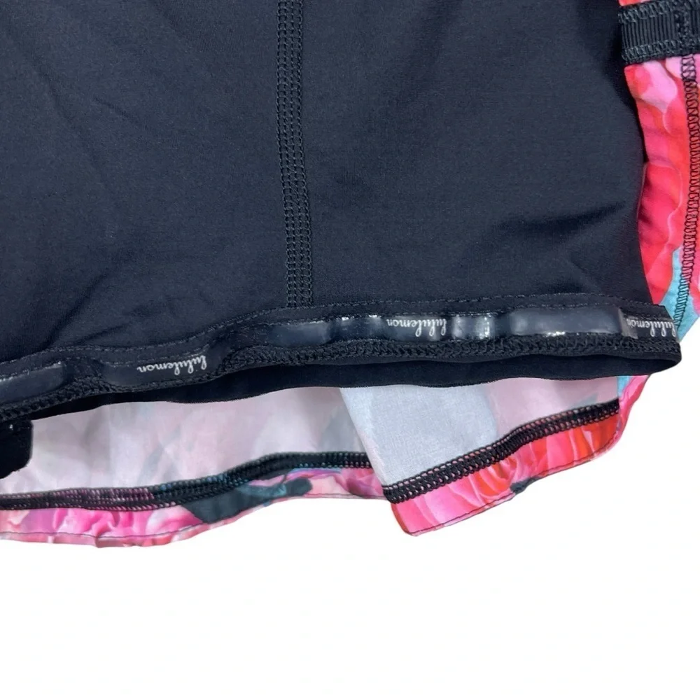 Lululemon Athletica Pace Rival Skirt 4-way Stretch in Secret Garden / Black